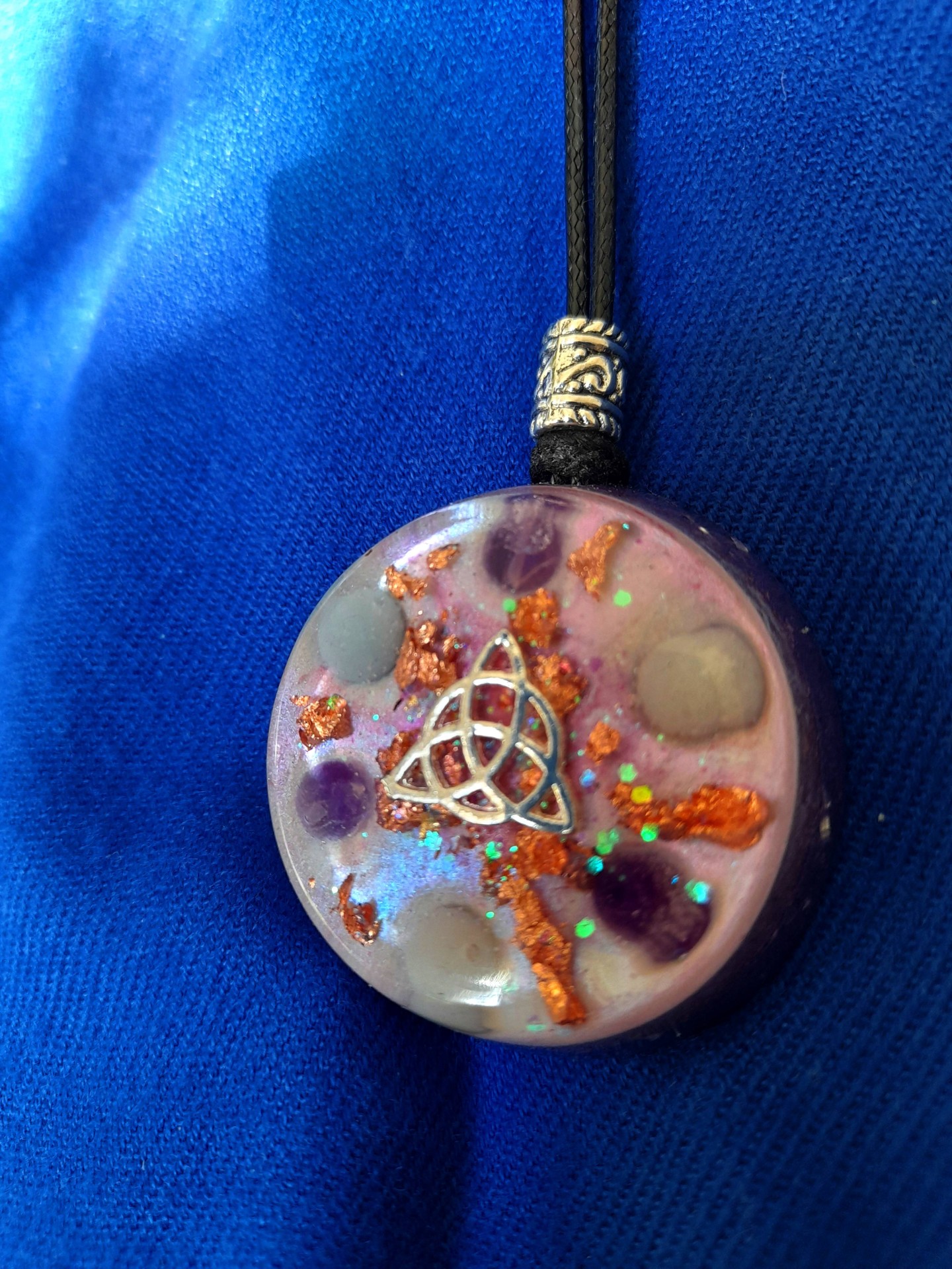 Orgonite petit pendentif rond ' True Link '