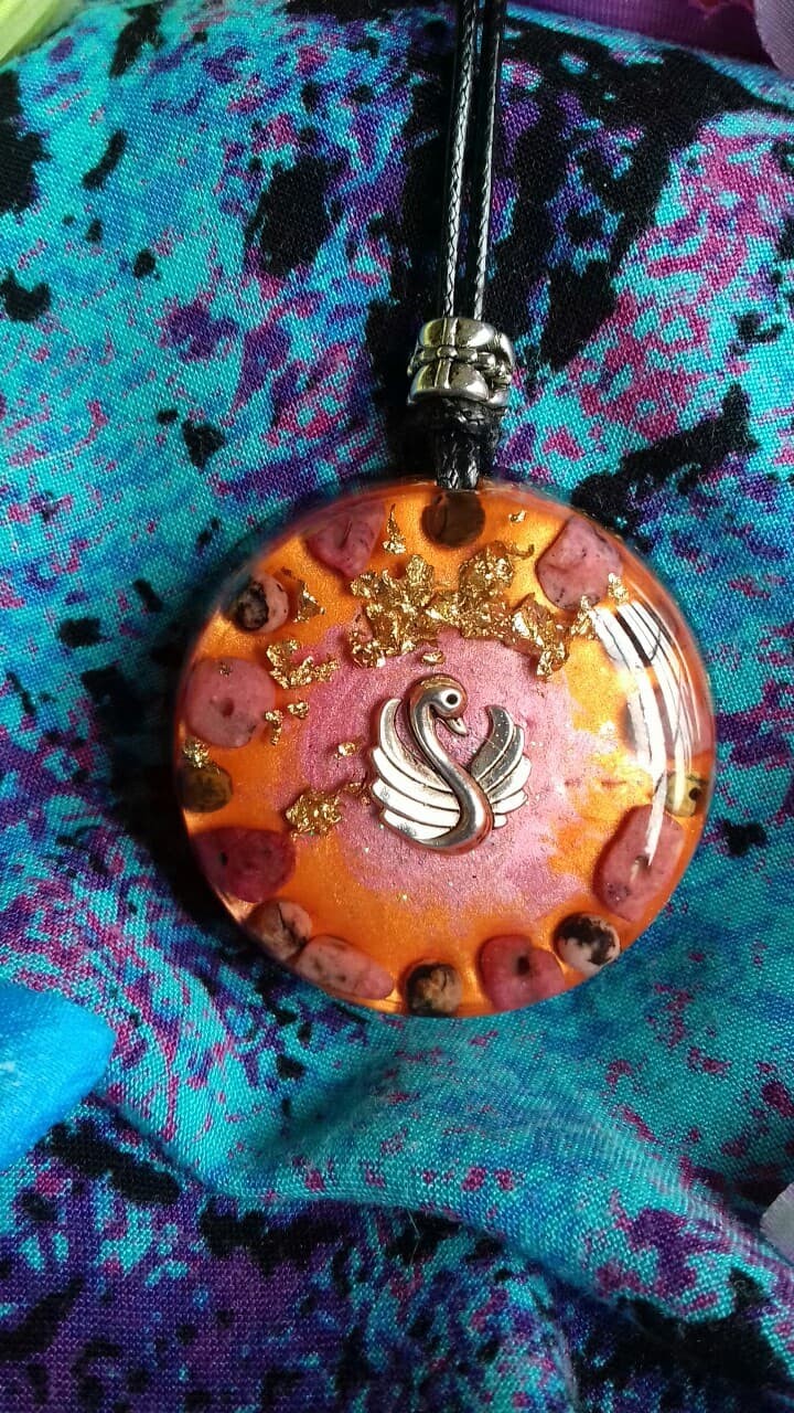 Orgonite Grand pendentif rond ' Angus' heart '