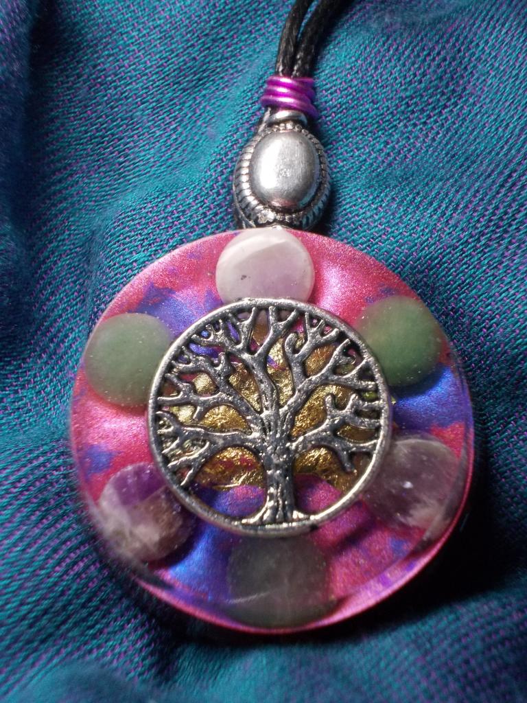 Orgonite pendentif Améthyste et Aventurine verte*