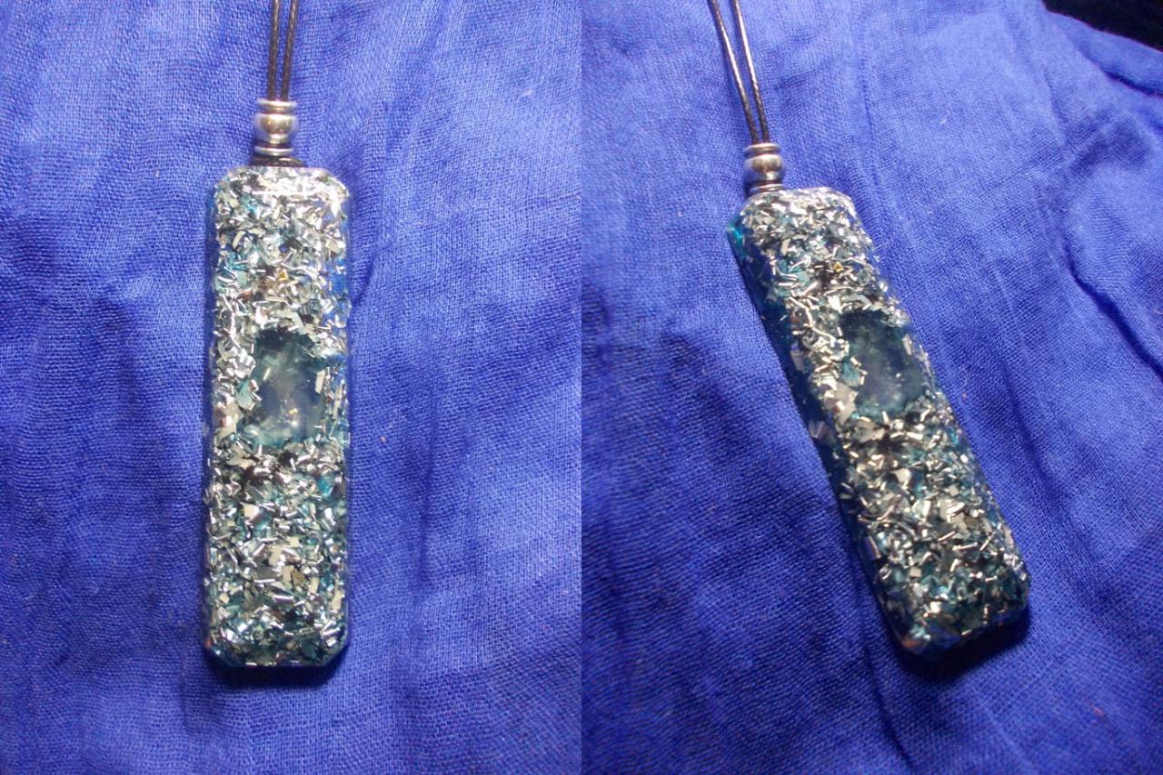 Orgonite pendentif ' bâton d' Ildîhr ' 